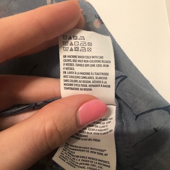 American Eagle Blue Floral Keyhole Top - Picture 10 of 14